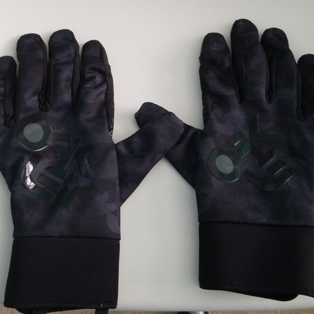 Oakley gloves